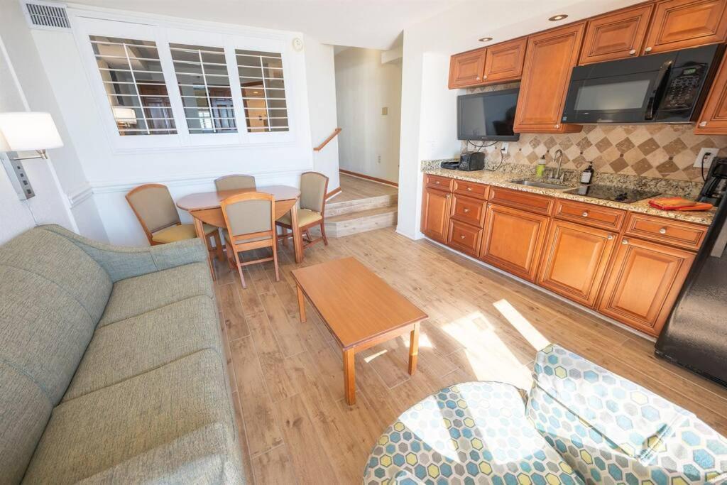New Remodeled Direct Oceanfront Views Beach Cove شاطئ ميرتل المظهر الخارجي الصورة