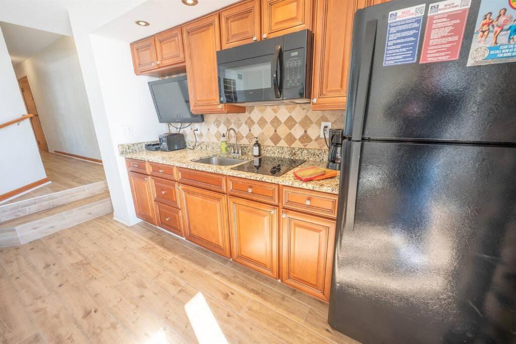 New Remodeled Direct Oceanfront Views Beach Cove شاطئ ميرتل المظهر الخارجي الصورة