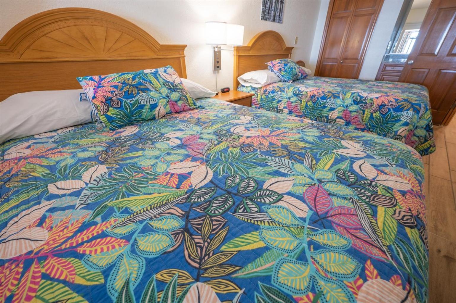 New Remodeled Direct Oceanfront Views Beach Cove شاطئ ميرتل المظهر الخارجي الصورة